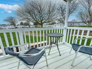 Brilliant 6 Berth Caravan For Hire At Haven Hopton In Norfolk Ref 80039G - Great Yarmouth - 1