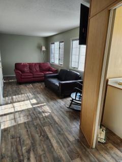 Lakeside furnished apartment, utilities included - 8