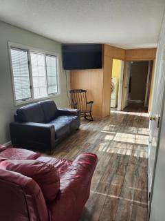 Lakeside furnished apartment, utilities included - 1