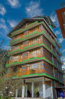 Wander Nest Manali Luxurious rooms with mountain peaks and waterfall view - 2