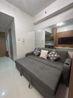 New 1BR Lush Makati Smart TV Netflix Hi speed internet - Manila - 4