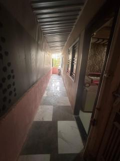 Stylish and Peaceful 102 Entire 2 Airconditioned Bedrooms Attached Bathroom Drawing Dinning TV Lounge Sitting Area Smart Led TV Kitchen Utensils Stove Micro Wave Refrigerator 24 7 Electricity Hot and Cold Water Security Surveillance with Guards - Karatschi - 2