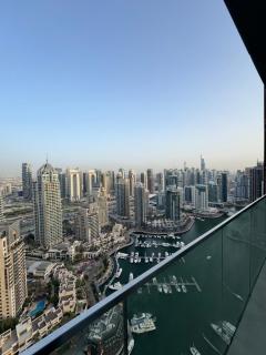 Modern 2BR Skyline & Marina View - 9