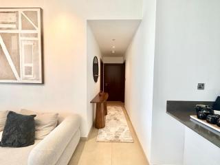 Modern 2BR Skyline & Marina View - 5