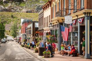 Charming Downtown Apartment in Victorian Home with Mountain Views - 5