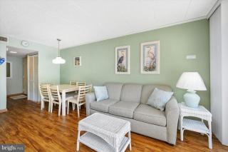 Steps to beach condo free parking wifi, balcony - Ocean City - 1