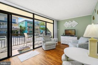 Steps to beach condo free parking wifi, balcony - Ocean City - 2