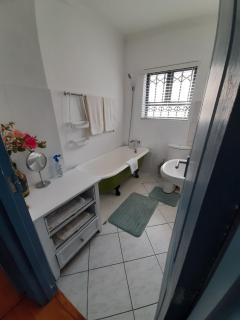 Local & comfortable - 3