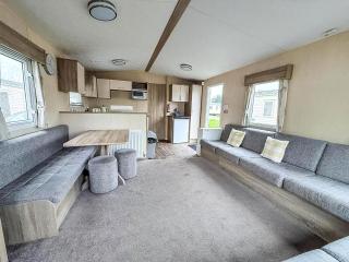 Wonderful Dog-Friendly Caravan At Kessingland Beach In Suffolk Ref 90033Bc - 6