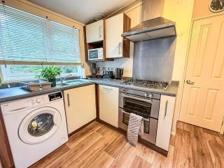 Pet Friendly, Luxury Caravan For Hire In Suffolk By The Beach Ref 32203Og - Lowestoft - 1