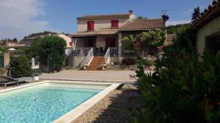 Maison familiale avec piscine - 0
