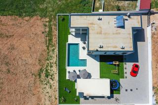Luxury Villa Sunlife with pool - Kastel Novi - 4