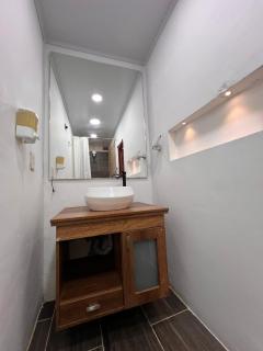 Cabaña campestre y cerca al centro, tranquila, con cocina y wifi - Jardin - 4