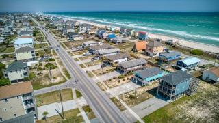 Ocean Breeze Cottage - Ocean View Home with Private Pool and Fire Pit - Surf City - 2
