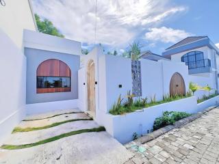Newly 2BR Leora Villa with Pool, Wi-Fi - 5