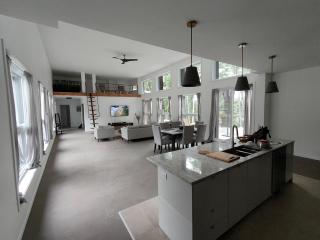 Nature modern lake retreat - 7