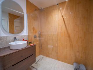 #201-Heart of Vieil Antibes - Place Nationale-High-End Newly Renovated & Furnished Appartment - Antibes - 1