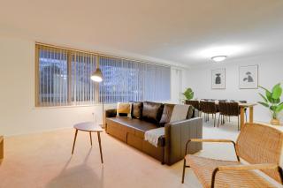 Stylish 2BR Getaway in Crystal City Mins to DC - Arlington - 0