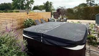 Mins To Pasadena Charm & Rose Bowl - 8