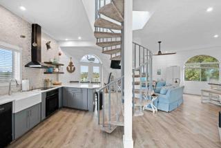 Barbies Dream House kayaks,paddleboard,fenced yard - 7