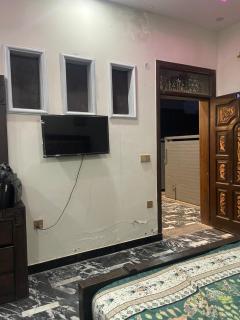 Lavish Inn - Wāh - 5