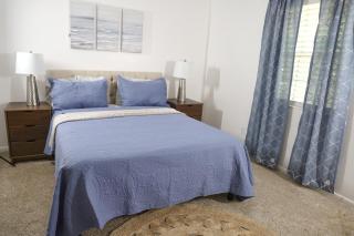 3 Bedroom Lake House With Garage - 8