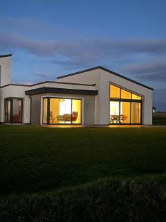 Ardmores Contemporary Beach House - Sluggera Cross Roads - 0