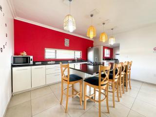 Spacious Shared 3-Bedroom Villa Near Bloubergstrand Beach with Pool & Free Wi-Fi - 4