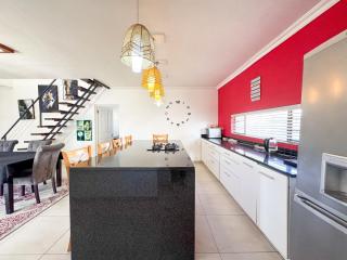 The Sanctuary Guest House - - 4