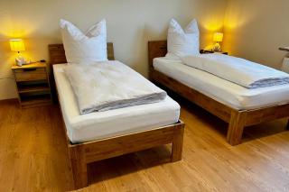 Fewo Unterm Stein - Rotkäppchen - 3 Schlafzimmer - Alheim - 9