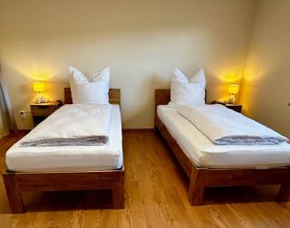 Fewo Unterm Stein - Rotkäppchen - 3 Schlafzimmer - Alheim - 8