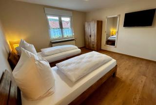 Fewo Unterm Stein - Rotkäppchen - 3 Schlafzimmer - Alheim - 7
