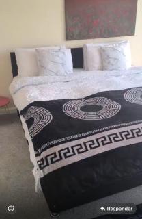 GBliss Spacious Apartment - Guildford - 8