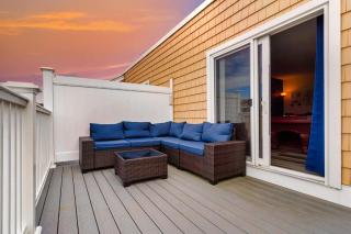 Fun Game Room Steps to Beach 2 Level Lux Condo - Hampton - 8
