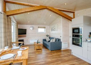 Knights Lodges - Newton Solney - 6