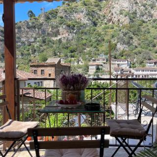 MEROLI Guesthouse - UNESCO quarter - Berat - 9