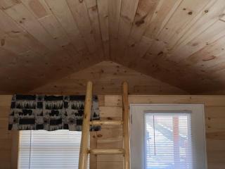 Sister Lakes Glamping Cabin at Wonder Woods #2 - Dowagiac - 4