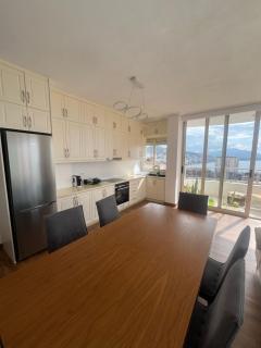 Sea and Sunny Views Penthouse - Saranda - 3