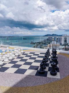 Leisure City NightView 2BR Urban Suites Georgetown - George Town - 8
