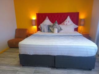 Neo & Ruks Guest House Parow - - 1