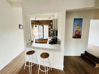 Central 1-Bed Apt Near Nightlife - Liverpool - 4