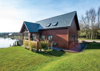 Anglesey Lakeside Lodges - Menai Bridge - 3