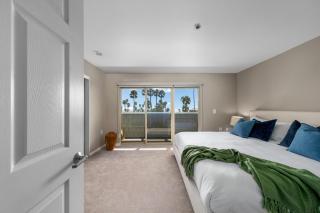 Ocean Views - Rooftop Pool 2BR Santa Monica - 9