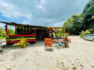 Land of Promise - Reggae Bar & Eco Village - Zanderij - 9