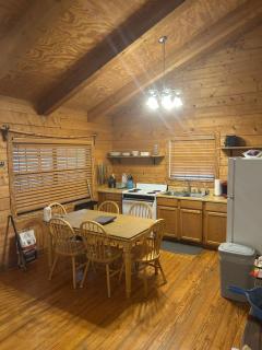 HoneyComb Hideouts Fir Deer Life cabin - Concan - 5
