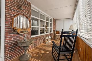 Harris Ave Hideaway Private Deck Near Marina - Hampton - 3