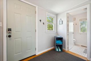 8 Min Walk to Basin Screened Porch Plum Puddin - 5