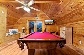 Moonshine Hollow - Sevierville - 1