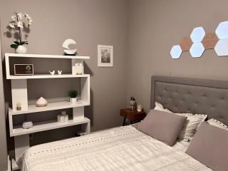 West Harbour Retreat - Prime Location with Hot Tub - Hamilton - 4