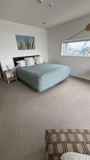 High tide apartment - - 5